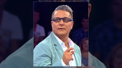 Ünlü sanatçı Mehmet Ali Erbil geçirdiği kalp krizi sonucu hastaneye