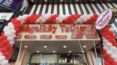 Tarihi Çengelköy Tatlıcısı, geniş ürün yelpazesi ve zengin lezzetleriyle 19.