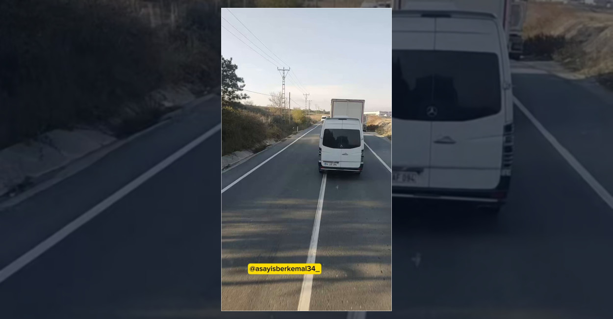 Arnavutköy’de ters yöne giren servis aracı tehlike saçtı