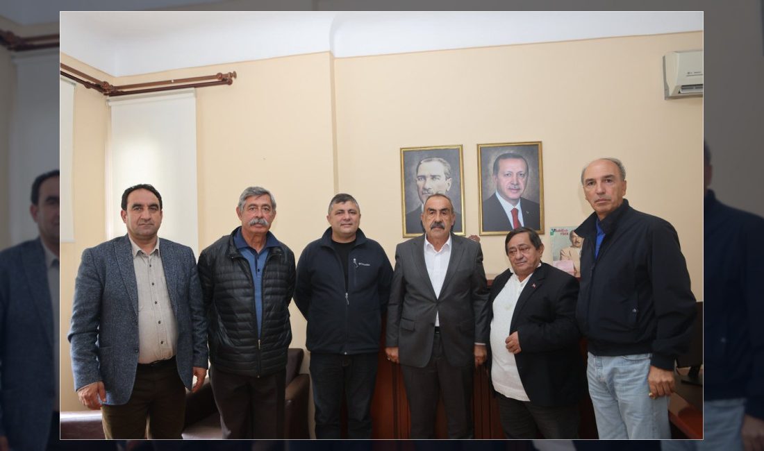 Adalar'daki mahalle muhtarları, Belediye Başkan Vekili Kemal Türkyılmaz'ı makamında ziyaret
