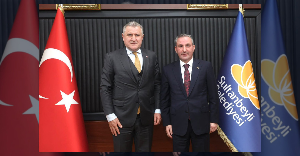 Gençlik ve Spor Bakanı Osman Aşkın Bak, Sultanbeyli Belediyesini ziyaret