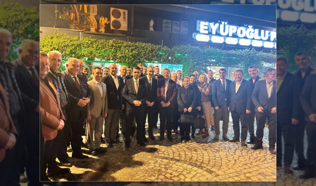 Silivri mahalle muhtarlarının ev sahipliğinde düzenlenen yemek programında ilçe protokolü