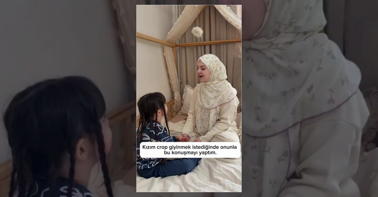 Bir annenin, kızının crop giyme isteği üzerine prensesler üzerinden yaptığı