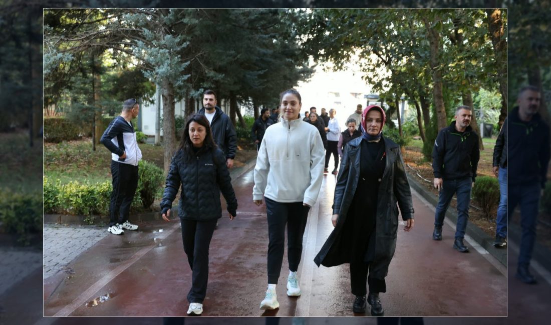 Çekmeköy Belediyesi tarafından Dünya Yürüyüş Günü kapsamında düzenlenen etkinlikte vatandaşlar