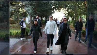 Çekmeköy Belediyesi tarafından Dünya Yürüyüş Günü kapsamında düzenlenen etkinlikte vatandaşlar