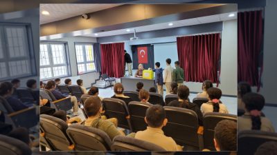 İstanbul Öğrenci Meclisleri Projesi kapsamında Sultanbeyli'deki okullarda Okul Öğrenci Meclis