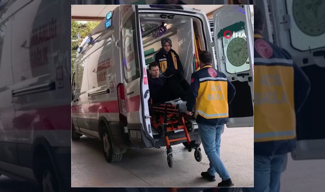 Bursa'nın İnegöl ilçesinde arızalanan motosikletini tamir etmeye çalışan bir genç,