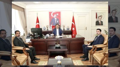 Genç Eğitim Sendikası yöneticileri, Sancaktepe Kaymakamı Naif Yavuz'u makamında ziyaret