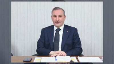 Sultanbeyli Belediye Başkanı Ali Tombaş, başkan yardımcısı, danışman ve genel