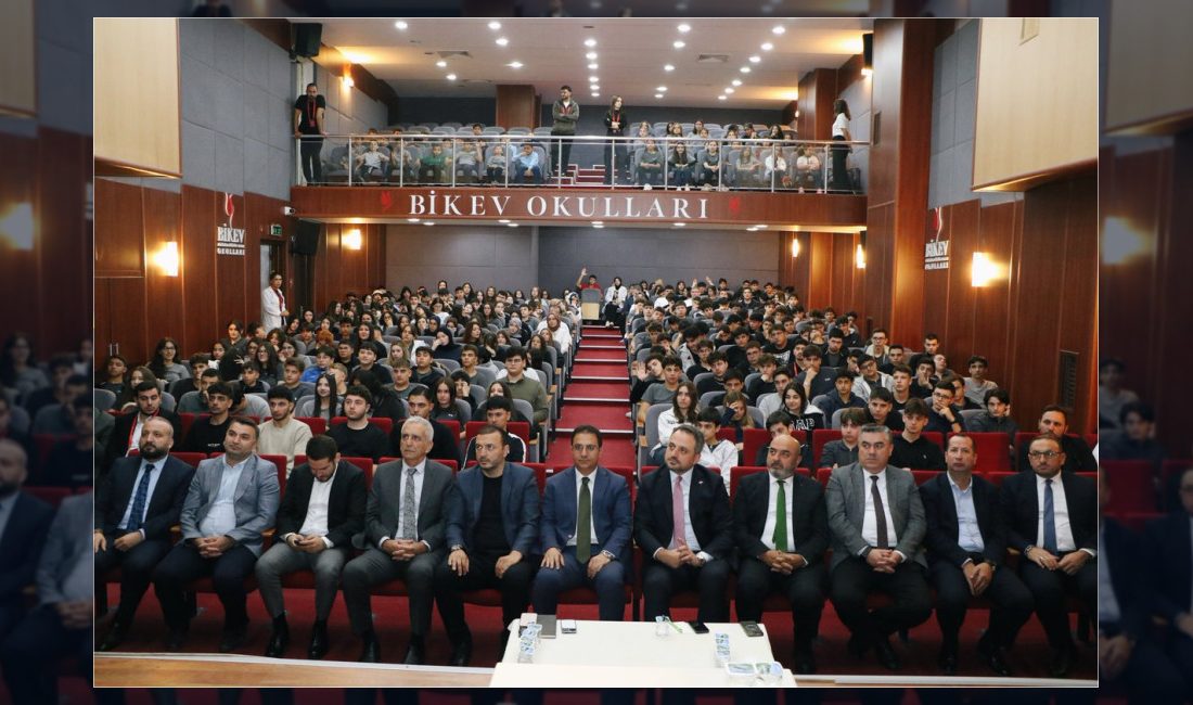Gençlik ve Spor Bakan Yardımcısı Dr. Enes Eminoğlu, Sancaktepe'de öğrencilerle