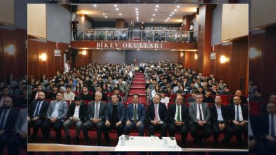Gençlik ve Spor Bakan Yardımcısı Dr. Enes Eminoğlu, Sancaktepe'de öğrencilerle
