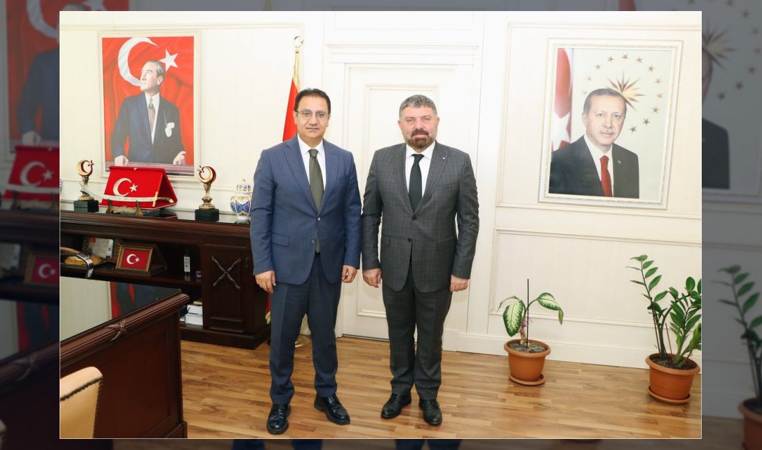 CHP Sancaktepe İlçe Başkanı Serdar Doğan ve yönetim kurulu üyeleri,