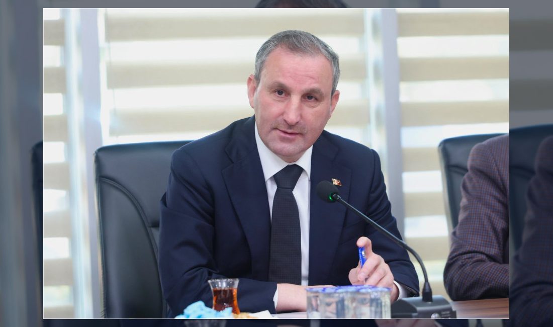 Sultanbeyli Belediye Başkanı Ali Tombaş ve İlçe Başkanı Ayhan Üşdi'nin