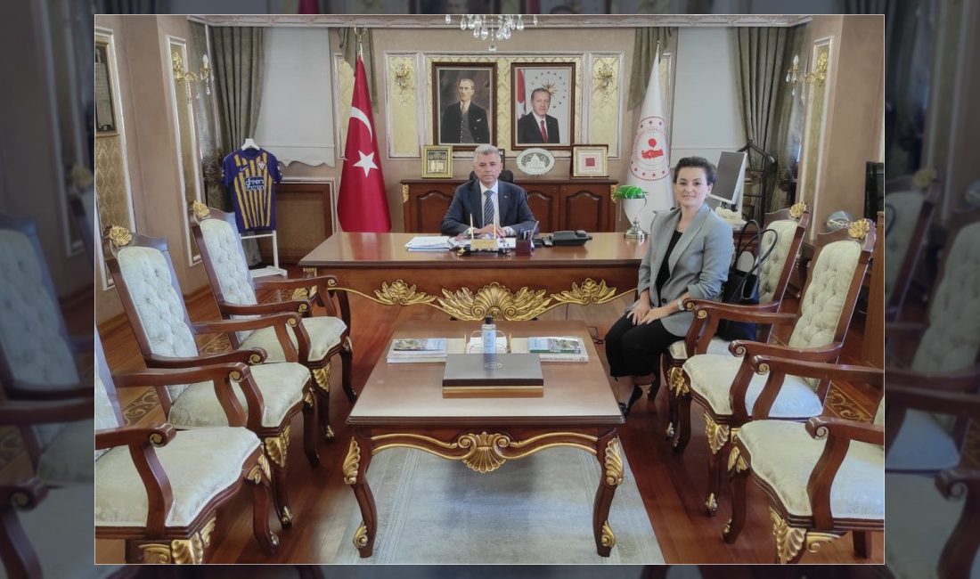 Garanti Bankası Eyüpsultan Şubesi'nin yeni müdürü Saniye Atalay, Eyüpsultan Kaymakamı