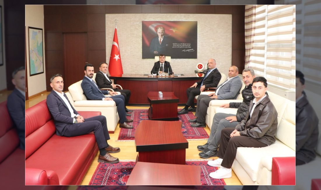 Anahtar Parti Sultanbeyli İlçe Başkanı Serkan Aksu ve yönetim kurulu