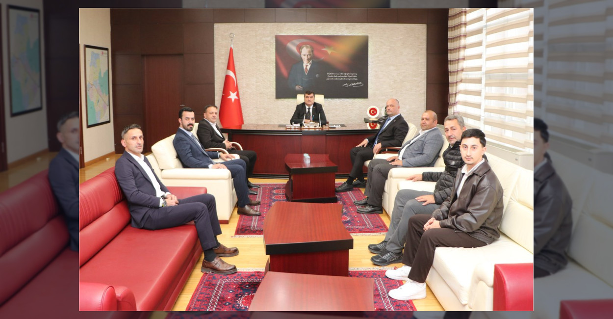 Anahtar Parti Sultanbeyli İlçe Başkanı Serkan Aksu ve yönetim kurulu