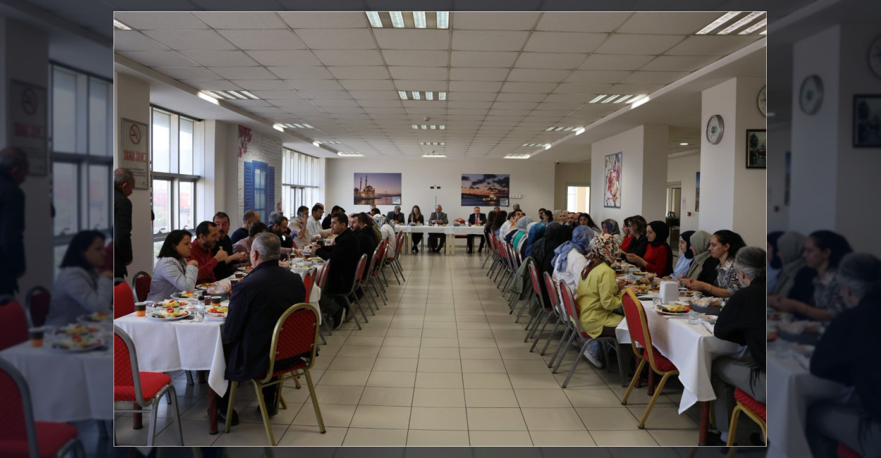 Sultanbeyli İlçe Millî Eğitim Müdürlüğü personeli, Kaymakam Kemal Şahin'in katılımıyla