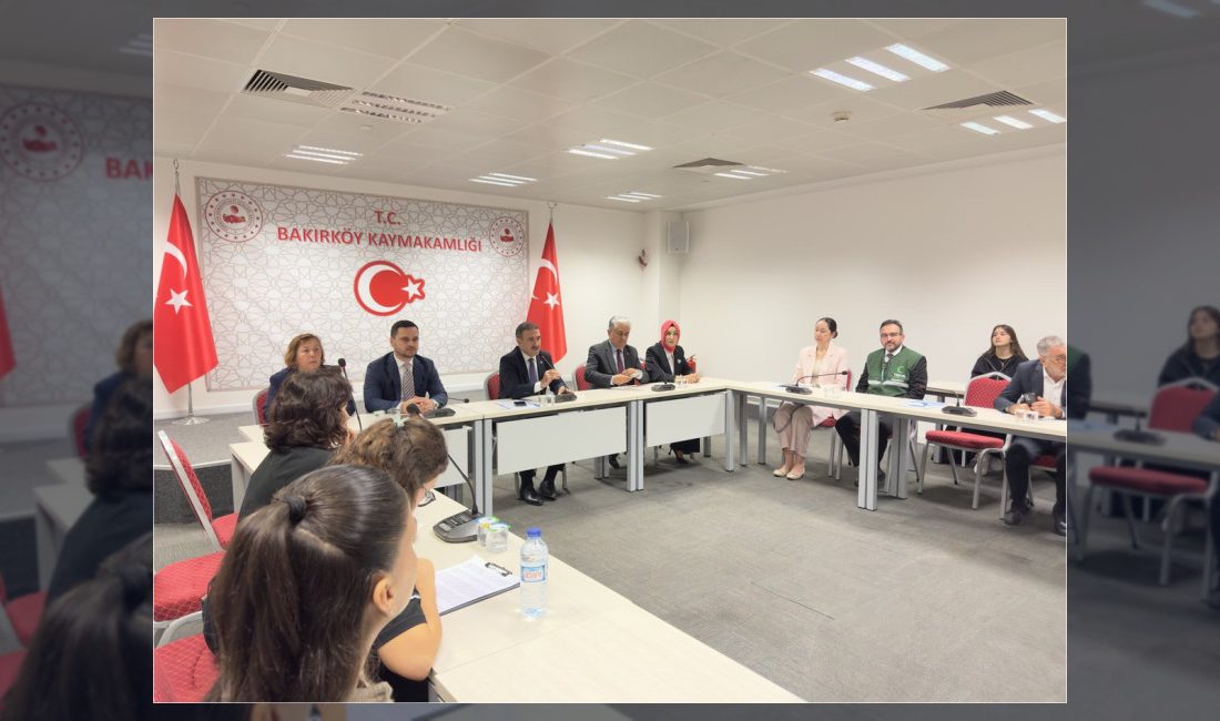 Bakırköy'de Kaymakam Recai Karal'ın başkanlığında İlçe Öğrenci Meclisi Başkanlığı seçimi
