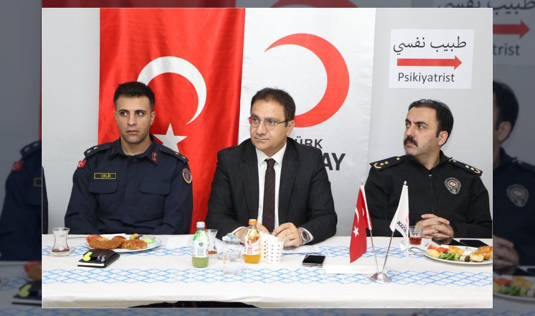 Sancaktepe'de Türk Kızılayı Şubesi tarafından ilkokul müdürlerine yönelik kan bağışı