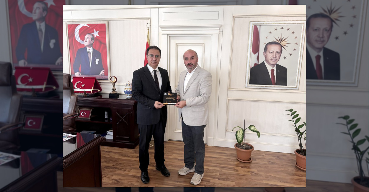 KAS-DER Sancaktepe Şube Başkanı Rahmi Demir, Sancaktepe Kaymakamı Naif Yavuz'u