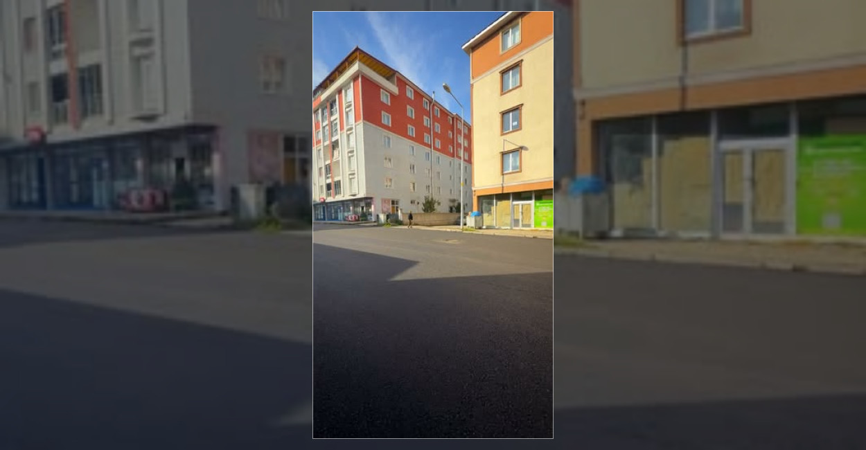 Kars’ta Şehitler Mahallesi’nde Yol Yapım Çalışmaları Sürüyor