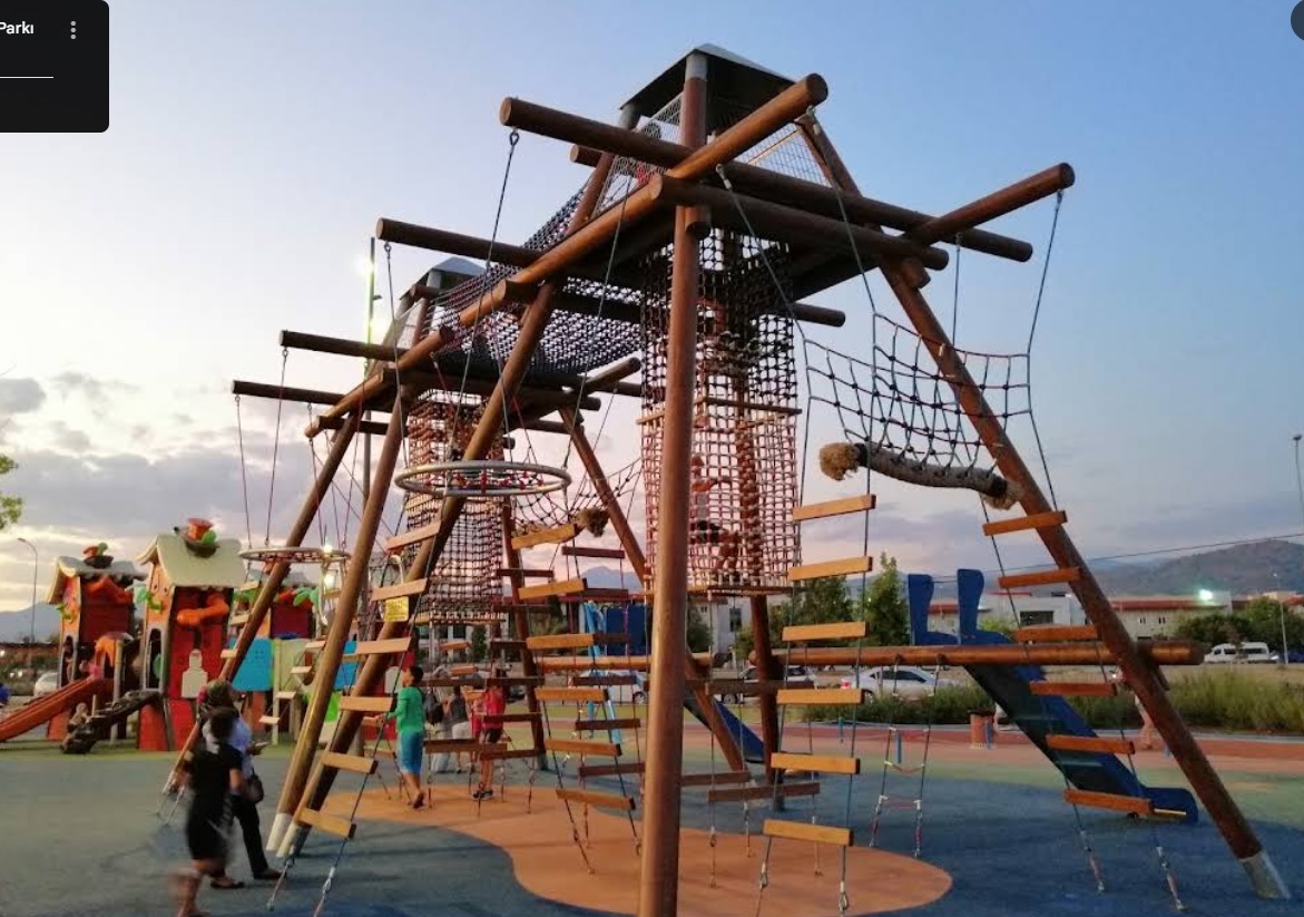 Üçpınar Parkı'ndaki Yeşil Alanların Durumu Tartışma Yarattı