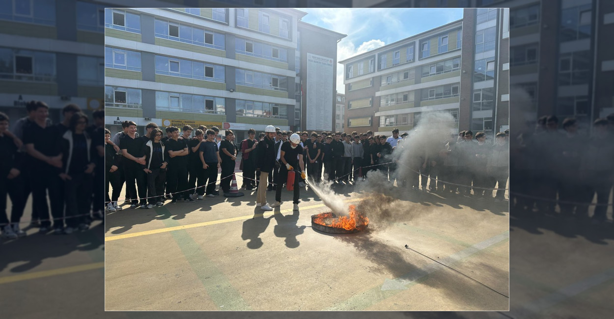 Bakırköy’de Öğrencilere Afet Eğitimi Veriliyor