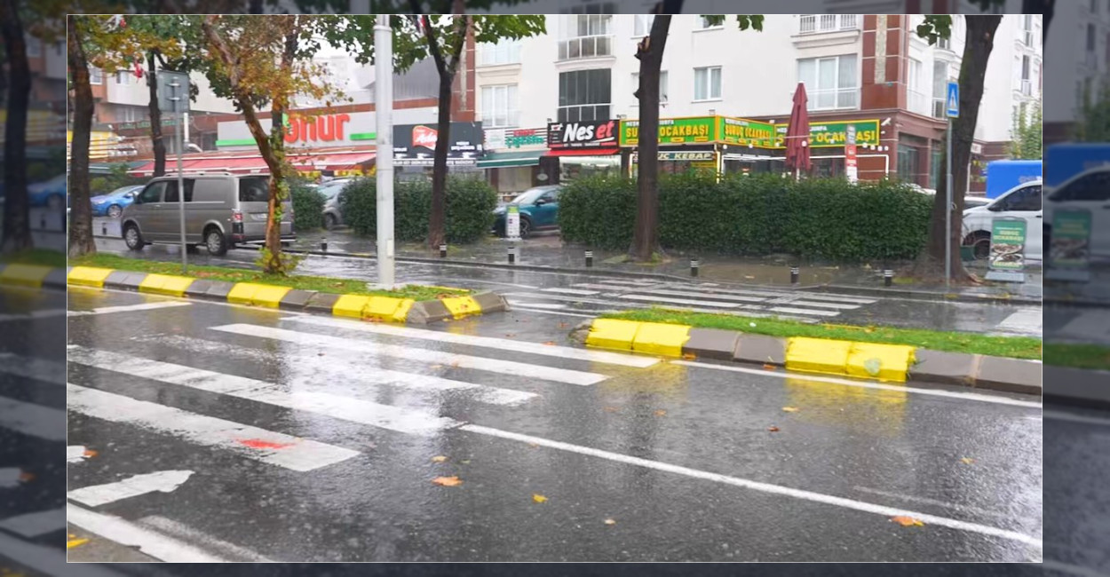 Beylikdüzü’nde Sağanak Yağışa Karşı Ekipler Sahada
