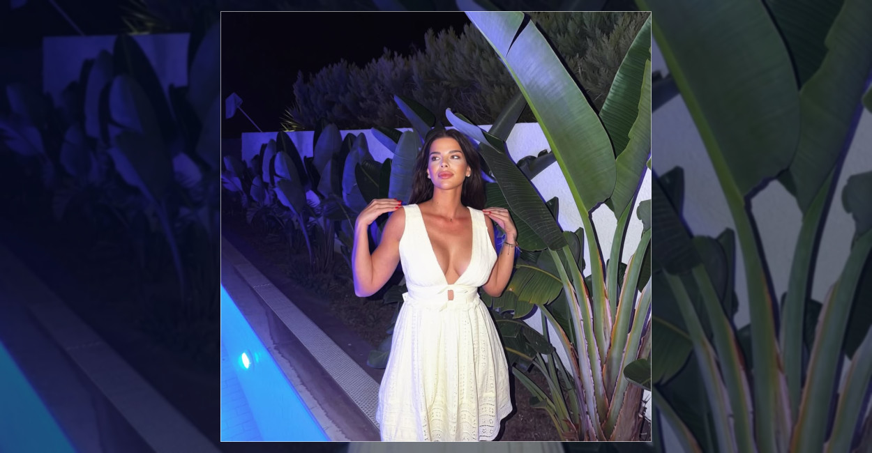 Damla Ersubaşı’ndan Alaçatı Tatili Karesi