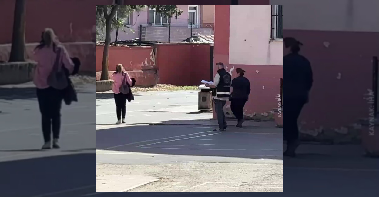 Edirne’de Ortaokul Öğrencisinin Çantasından Kurusıkı Tabanca Çıktı