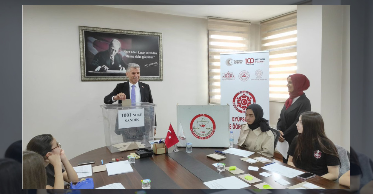 Eyüpsultan’da Öğrenci Meclisi Başkanlığı Seçimi Yapıldı