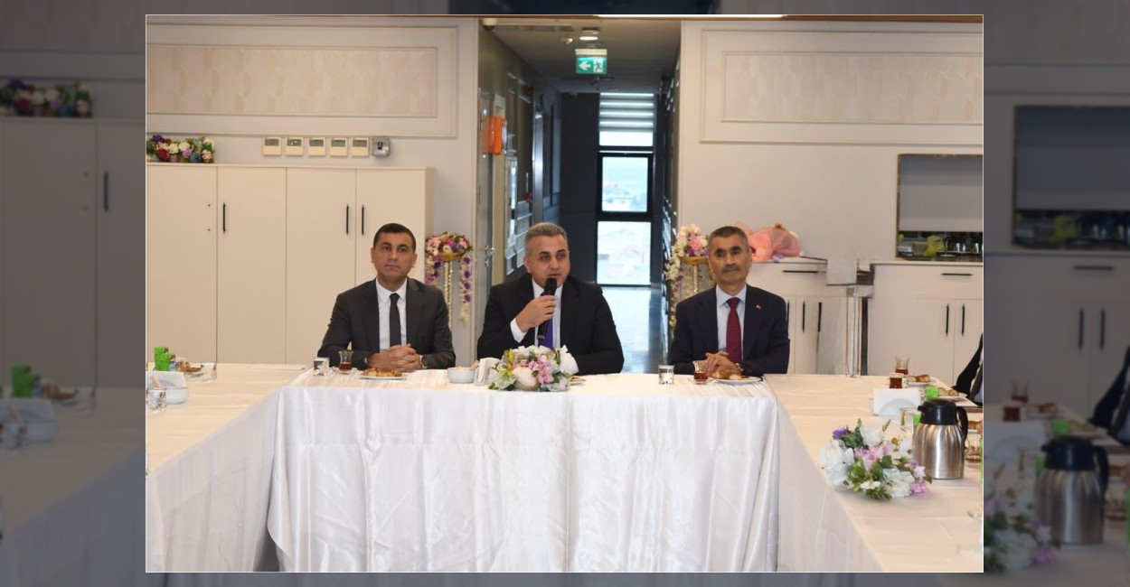 Küçükçekmece’de Öğrenci Meclis Başkanı Seçildi