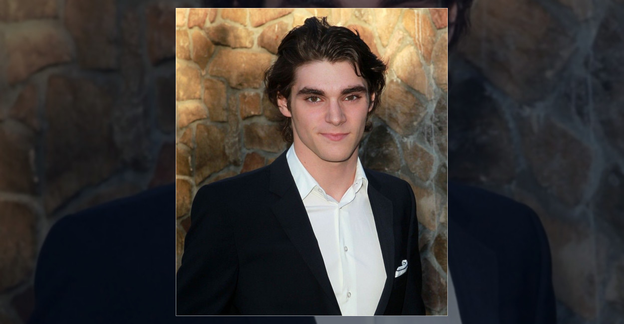RJ Mitte Düğün Hazırlıklarını Sürdürüyor