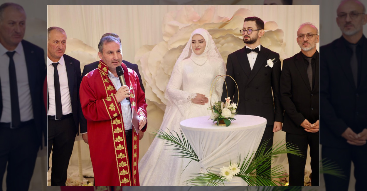 Sultanbeyli’de Genç Çiftin Nikahı Kıyıldı