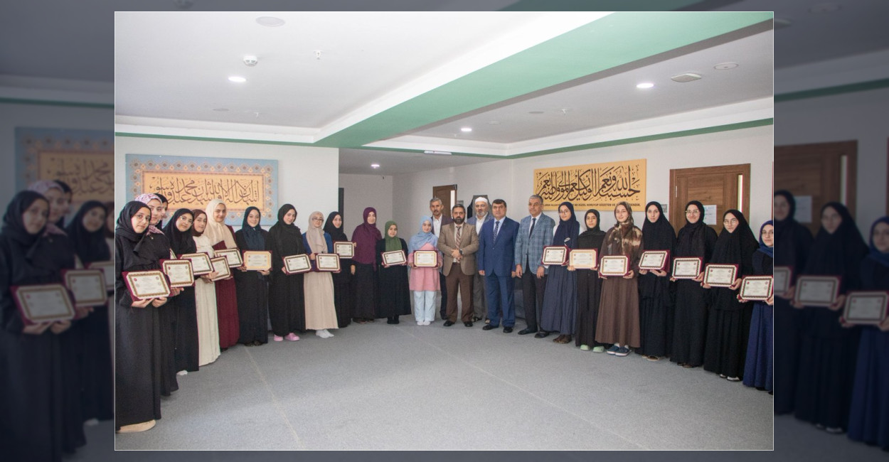 Sultanbeyli’de Hafızlık İcazetnameleri Verildi