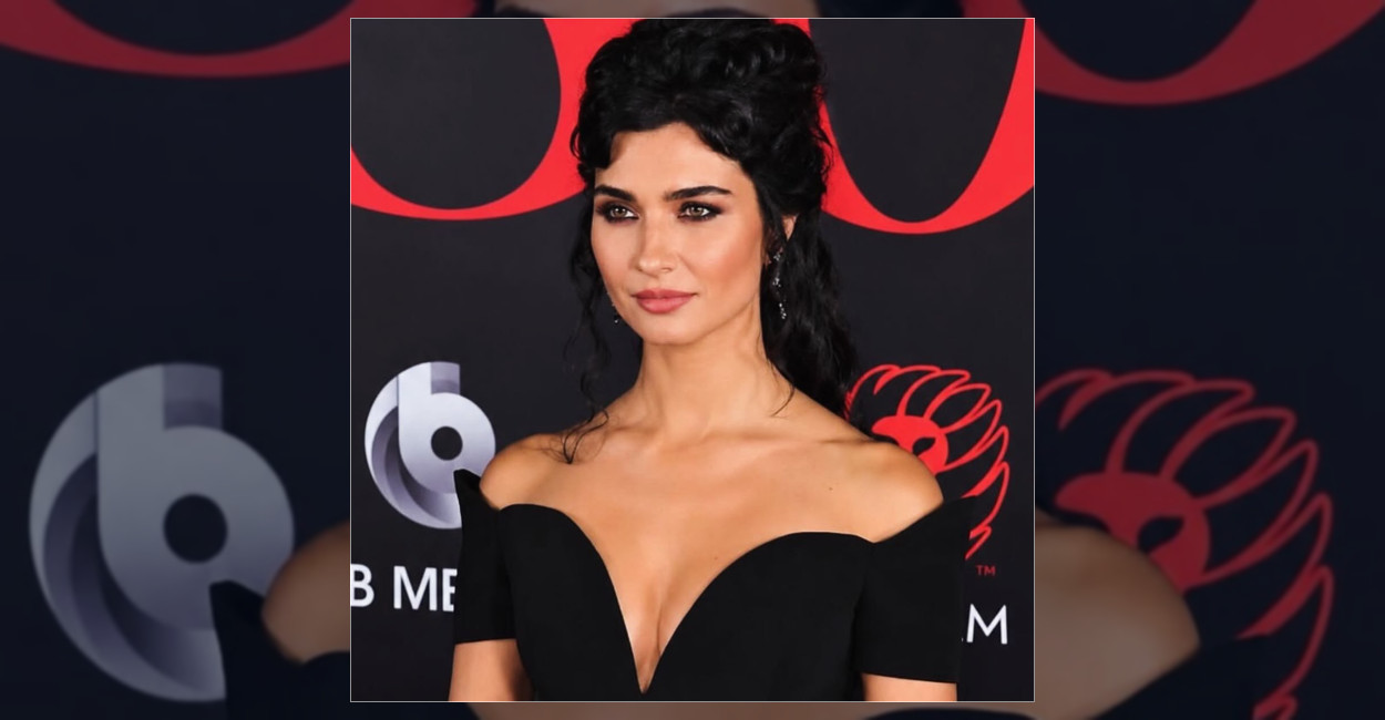 Tuba Büyüküstün’den Soy Filmi Galası Paylaşımı