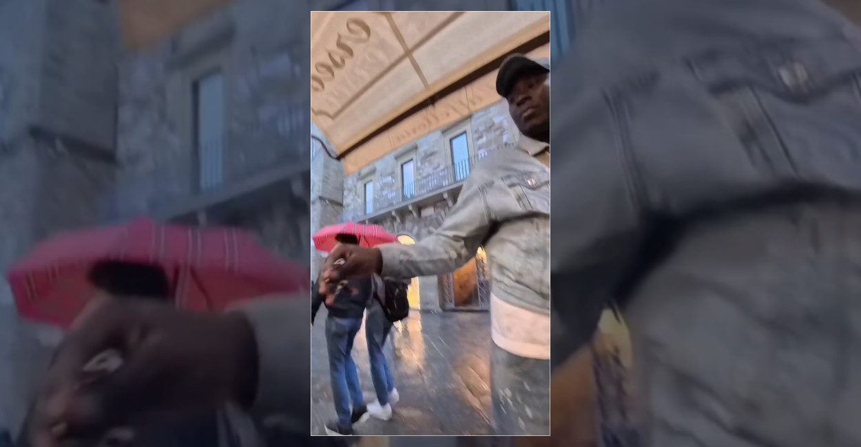 Turistleri dolandıran kişiye yumruklu müdahale