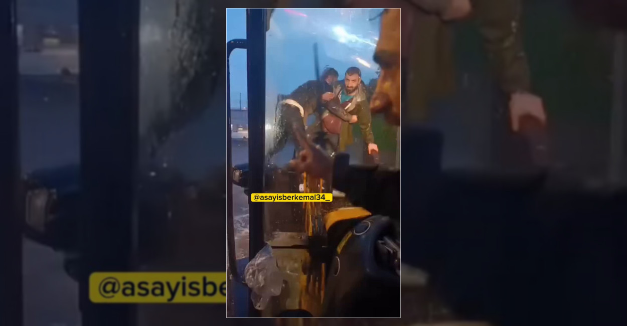 Yenikapı’da su basan köprü altında mahsur kalanları kurtardı